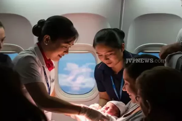 நடுவானில் பறந்து கொண்டிருந்த விமானத்தில் பிறந்த குழந்தை | Baby Born Mid Flight Plane Heartbreaking Miracle