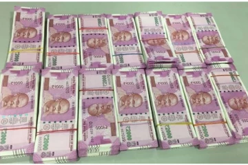 இந்தியாவில் 2000 ஆயிரம் ரூபாய் நோட்டுக்கள் செல்லாது? - மக்கள் அதிர்ச்சி..!