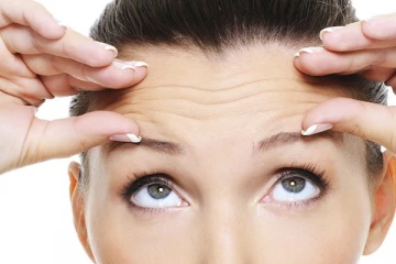 முக சுருக்கமா? இதனை போக்க இதோ சில அசத்தலான டிப்ஸ்!