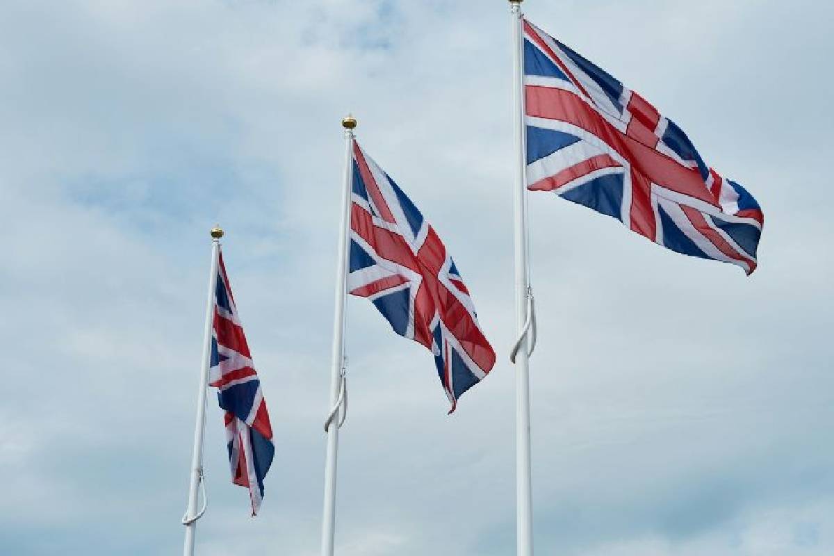 பிரித்தானிய மக்களுக்கு விடுக்கப்பட்டுள்ள அவசர எச்சரிக்கை..! | Uk Issues Severe Warning Over High Wildfire Risk பிரித்தானிய மக்களுக்கு விடுக்கப்பட்டுள்ள அவசர எச்சரிக்கை..! | Uk Issues Severe Warning Over High Wildfire Risk