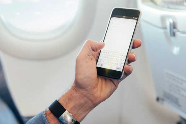 Airplane Mode: விமானத்தில் ஆன் செய்யாவிட்டால் என்ன நடக்கும்? | Pilot Reveals What Really Happens Airplane Mode