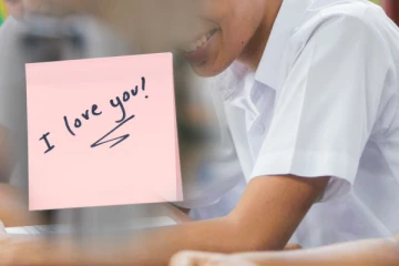 மாணவிக்கு ஐ லவ் யூ சொன்ன மாணவனுக்கு பிரம்படி; தமிழர் பகுதியில் சம்பவம்!