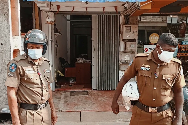 வவுனியாவில் ஒரே இரவில் இடம்பெற்ற பாரிய கொள்ளை! - ஐபிசி தமிழ்