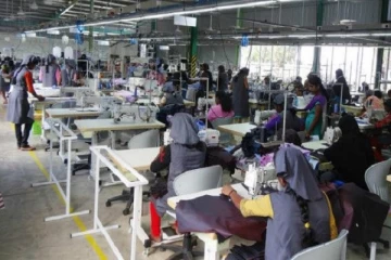 புதுக்குடியிருப்பு ஆடைத்தொழில்சாலையை மீள திறப்பது தொடர்பில் சுகாதார பணிமனையினால் அறிவுறுத்தல்