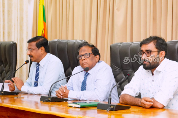 யாழில் அதிகரிக்கும் போக்குவரத்து நெரிசல்.. ஆளுநர் முன்வைத்துள்ள யோசனை | Heavy Traffic In Jaffna In Happening Time