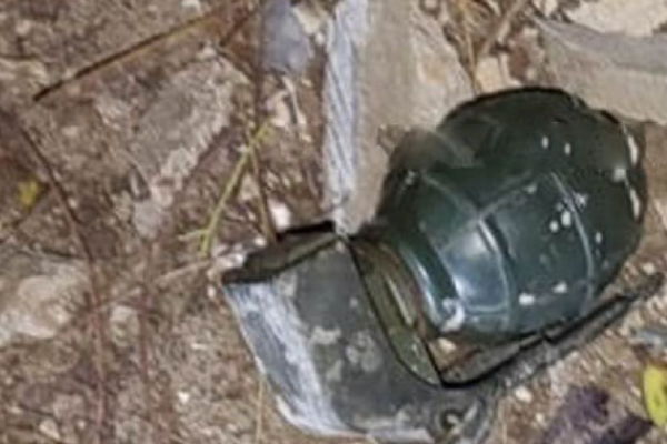 யாழில் கைக்குண்டுடன் நபரொருவர் அதிரடி கைது! | A Person Was Arrested With A Hand Grenade In Yali