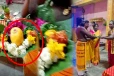 பிரபல ஆலயத்தில் மூன்று இலட்சம் ரூபாய்க்கு ஏலம் விடப்பட்ட மாம்பழம்!
