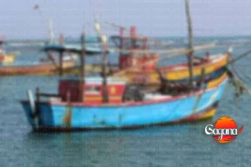 මෙරට මුහුදු තීරය උල්ලංඝනය කළ ඉන්දීය ධීවරයින් තිදෙනෙකු අත්අඩංගුවට