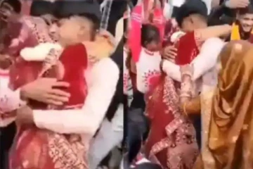 திருமணத்தில் காதலனை கட்டி பிடித்து முத்தம் கொடுத்த மணப்பெண்! பரிதாபமாக நின்ற மாப்பிள்ளை