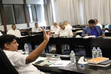 எம்மாலும் நாட்டை அபிவிருத்தி செய்ய முடியாது!  உண்மையை ஏற்றுக் கொண்ட எதிர்க்கட்சி