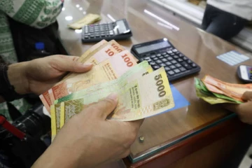 இலங்கையின் மொத்த குடும்ப வருமானத்தில் 51.3 வீதத்தை பெறும் செல்வந்தர்கள்