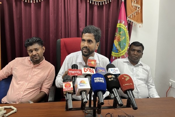 மக்கள் விரோத சபையாக மாறியுள்ள வவுனியா மாநகரசபை | Vavuniya Municipal Council Anti People Council