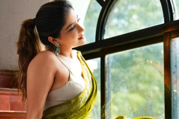 நடிகை சாக்ஷி அகர்வால் சேலையில் ஹாட் போட்டோஷூட்