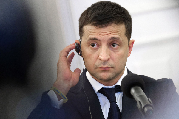 உக்ரைன் அதிபரை ரஷ்யாவிடம் சரணடையக் கூறிய இஸ்ரேல்? பதிலடி கொடுத்த ஜெலன்ஸ்கி! - ஐபிசி தமிழ்