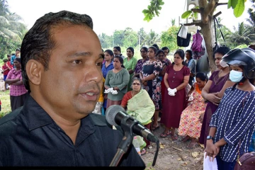 ஏறாவூர்ப்பற்று பிரதேசத்தில் மண் அகழ்வு நிறுத்தப்படும்: வியாழேந்திரன் சூளுரை (Photos)