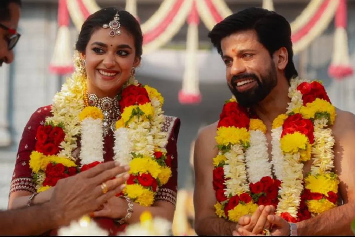 கிளாமர் ரூட்டுக்கு மாறிய கீர்த்தி சுரேஷ்? ரசிகர்களுக்கு அதிர்ச்சி கொடுத்த புதிய தகவல்! | Keerthy Suresh Item Song In Paradise Movie