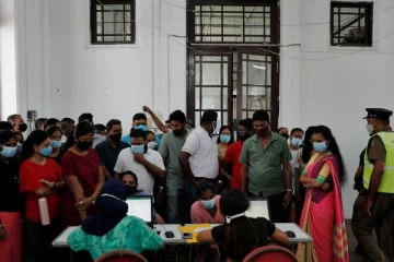 அரச ஊழியர்களுக்கு வெள்ளிக்கிழமைகளில் விடுமுறைக்கு வாய்ப்பு....!