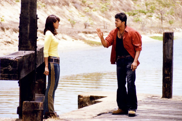 நடிகர் விஜய்யுடன் ஒரு காட்சியில் மட்டும் நடித்த முன்னணி நடிகரின் மனைவி ! எந்த படத்தில் தெரியுமா? | Vij Thi Rum Alai