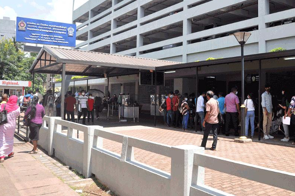 கடவுச்சீட்டுக்காக காத்திருப்போருக்கு அமைச்சர் வெளியிட்ட மகிழ்ச்சி தகவல்! | Happy News Released By The Minister Passports