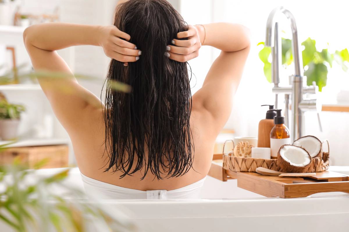 ඔබේ හිසකෙස් වලට පොල්තෙල් ගැලපෙනවාද? | Is Coconut Oil Suitable For Your Hair ඔබේ හිසකෙස් වලට පොල්තෙල් ගැලපෙනවාද? | Is Coconut Oil Suitable For Your Hair