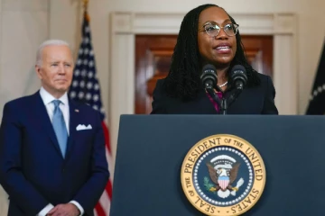 கருப்பினத்திற்கு பெருமை சேர்த்த அமெரிக்கா!