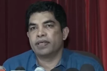 ගේ ඉස්සරහා උද්ඝෝෂණ කරන්න එපා චූටි දෝණි ඊයේ රෑ බඩගින්නේ - ශාන්ත බණ්ඩාර සංවේදී ව කඳුලු සලයි (VIDEO)