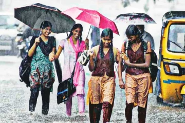 கனமழை எதிரொலி - தமிழகத்தில் 25 மாவட்ட பள்ளி, கல்லூரிகளுக்கு விடுமுறை அறிவிப்பு