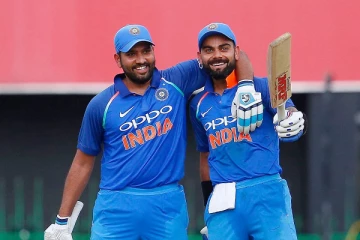 விராட் கோலியின் மோசமான ஆட்டத்திற்கு நீங்களே காரணம்: ரோஹித் சர்மா பரபரப்பு புகார்!