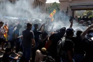 இலங்கை போராட்டம்: காவல்துறையின் மனுவை நிராகரித்த நீதிமன்றம்