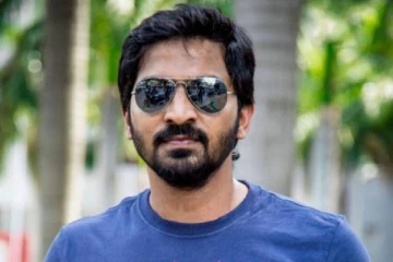 நடிகர் வைபவிற்கு இவ்வளவு பெரிய மகள் உள்ளாரா?- முதன்முறையாக வெளியான புகைப்படம்