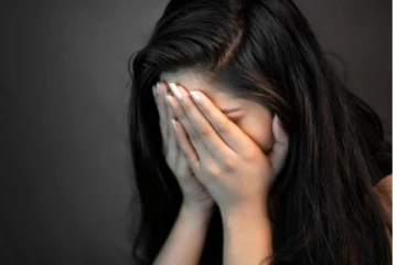 கார் விபத்தில் சிக்கிய கணவனை குழந்தை போல் பராமரித்த மனைவி ; இறுதியில் கணவன் கொடுத்த ட்விஸ்ட்