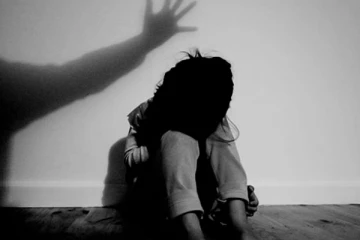 வாரிசுக்கு ஆசைப்பட்ட 2வது கணவர்..மகள்களை பலிக்கடாவாக்கிய தாய்..அம்பலமான உண்மை