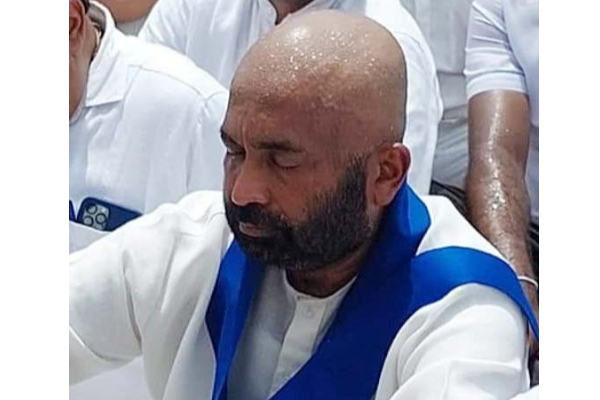மக்களுக்கு எதிரியாக இருக்க விரும்பவில்லை: பதவி இராஜினாமா தொடர்பில் ரஞ்சித் சியம்பலாப்பிட்டிய உருக்கம் | Ranjith Siyambalapitiya Melts Resignation Letter