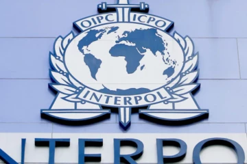 வெளிநாடுகளில் தேடப்படும் 24 இலங்கையர்களுக்கு சிவப்பு எச்சரிக்கை