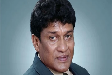 பெளத்த தேரர்கள் முதல் மக்களுக்கு  முன்மாதிரியாக நடக்க வேண்டும் - மனோ கணேசன்