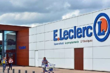 பிரான்சில் பல்பொருள் அங்காடி கூரையில் பதுங்கியிருந்த திருடன்