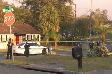 அமெரிக்காவில் இடம்பெற்ற துப்பாக்கி சூட்டில் 8 வயது சிறுமி உட்பட மூவர் பலி!