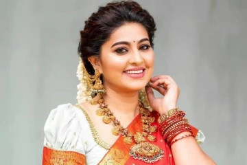 நடிகை சினேகாவா இது, பல வருடத்திற்கு முன் தனது அக்காவுடன் எடுத்த அழகிய புகைப்படம்- எப்படி உள்ளார் பாருங்க