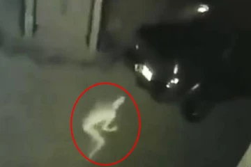 சிசிடிவியில் சிக்கிய மர்மமான வெளிறிய உருவம்! அமானுஷ்யம் என வைரலாகும் வீடியோ