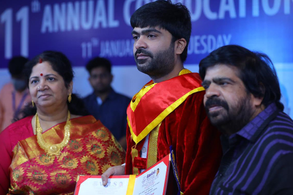 இந்தப் பெருமை எல்லாம் என் பெற்றோருக்கே... - கவுரவ டாக்டர் பட்டம் பெற்ற சிம்பு நெகிழ்ச்சி பேச்சு! - தமிழ்நாடு