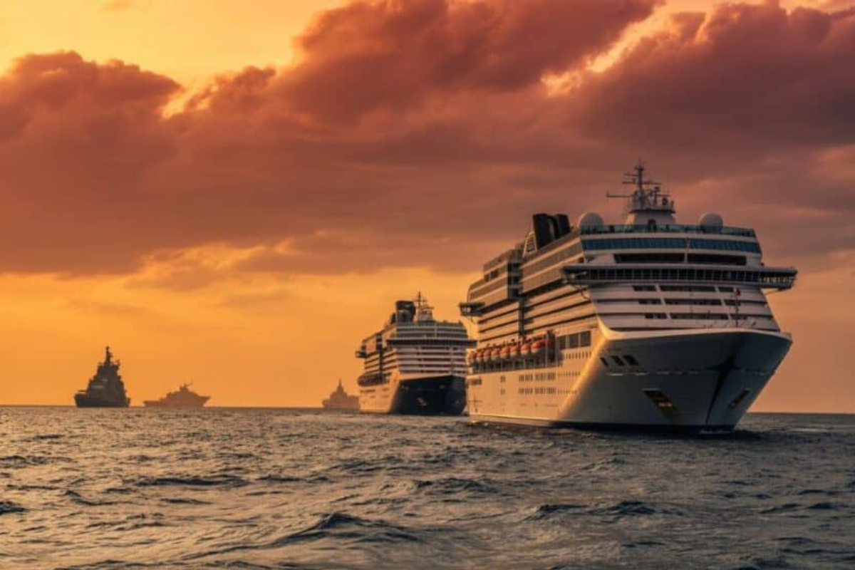 ஹோர்முஸ் நீரிணையை கடந்த முதல் பயணிகள் கப்பல் | First Cruise Ship Transits Strait Of Hormuz Today