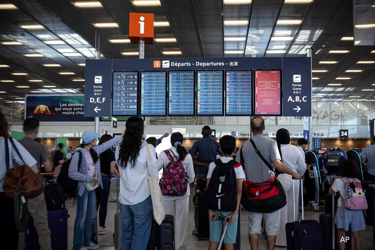 எல்லைகளில் நிலவும் குழப்பம்: பிரான்சும் பிரித்தானியாவும் எடுத்துள்ள முடிவு | France Uk Solution For Avert Travel Chaos Border எல்லைகளில் நிலவும் குழப்பம்: பிரான்சும் பிரித்தானியாவும் எடுத்துள்ள முடிவு | France Uk Solution For Avert Travel Chaos Border