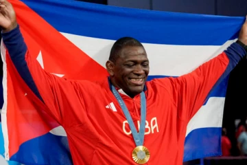 ஒலிம்பிக் 128 வருட வரலாற்றில் முதல் முறை தொடர்ச்சியாக 5 தங்கம் ; கியூபா வீரரின் சாதனை