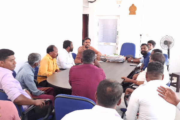 மட்டக்களப்பில் துரத்தியடிக்கப்பட்ட தொல்லியல் திணைக்களத்தினர் | Department Of Archaeology Personnel Chased Away