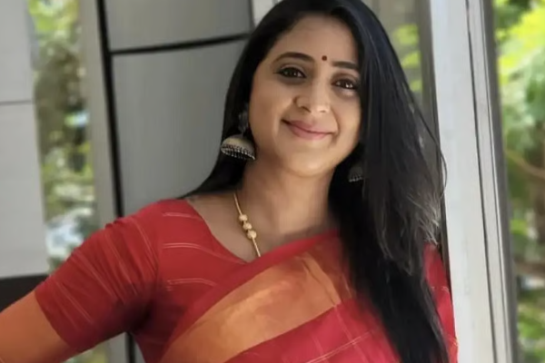 எதிர்நீச்சல் சீரியல் நடிகை கனிகாவுக்கு இவ்வளவு பெரிய மகன் இருக்கிறாரா? வீடியோ இதோ | Actress Kaniha Son Latest Video