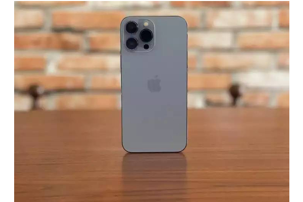 ஐபோன் 13 இப்படி ஒரு ஆஃபரா? உடனே மிஸ் பண்ணாம வாங்கிடுங்க...! | Apple Iphone 13 Gets Big Discount Offer
