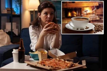 இரவு 10 மணிக்கு மேல இந்த உணவுகளை மறந்தும் சாப்பிடாதீங்க.. மாரடைப்பு அபாயம்