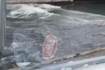 ஜப்பானை தாக்கிய சுனாமி; மக்களுக்கு எச்சரிக்கை