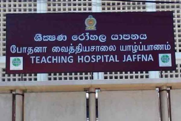 யாழில் அரச பேருந்து ஒன்றின் சாரதி - நடத்துனர் மீது கொடூர தாக்குதல் | Driver And Conductor Attacked In Jaffna