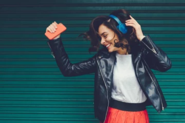 சிங்கிளா இருப்பதே சிறந்தது - திருமணத்தை கண்டு தெறித்து ஓடும் பெண்கள்!